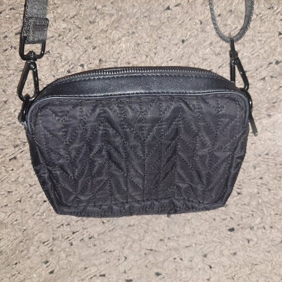 ROLLING STONES-ICONIC Collection-Quilted Chevron Crossbody Bag-Black-EX - Picture 3 of 7